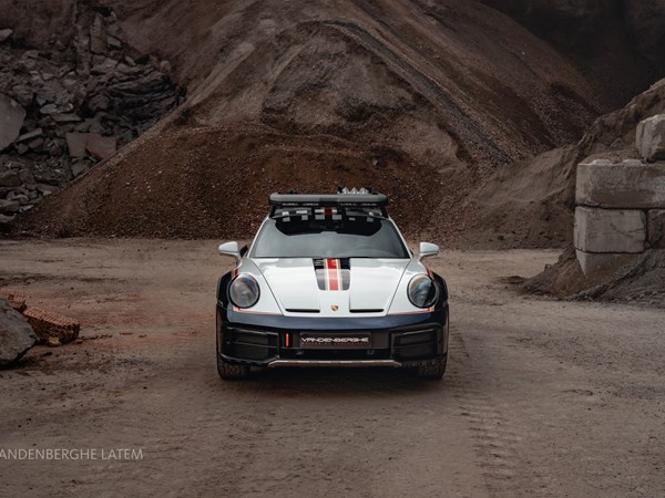 PORSCHE 992 DAKAR 